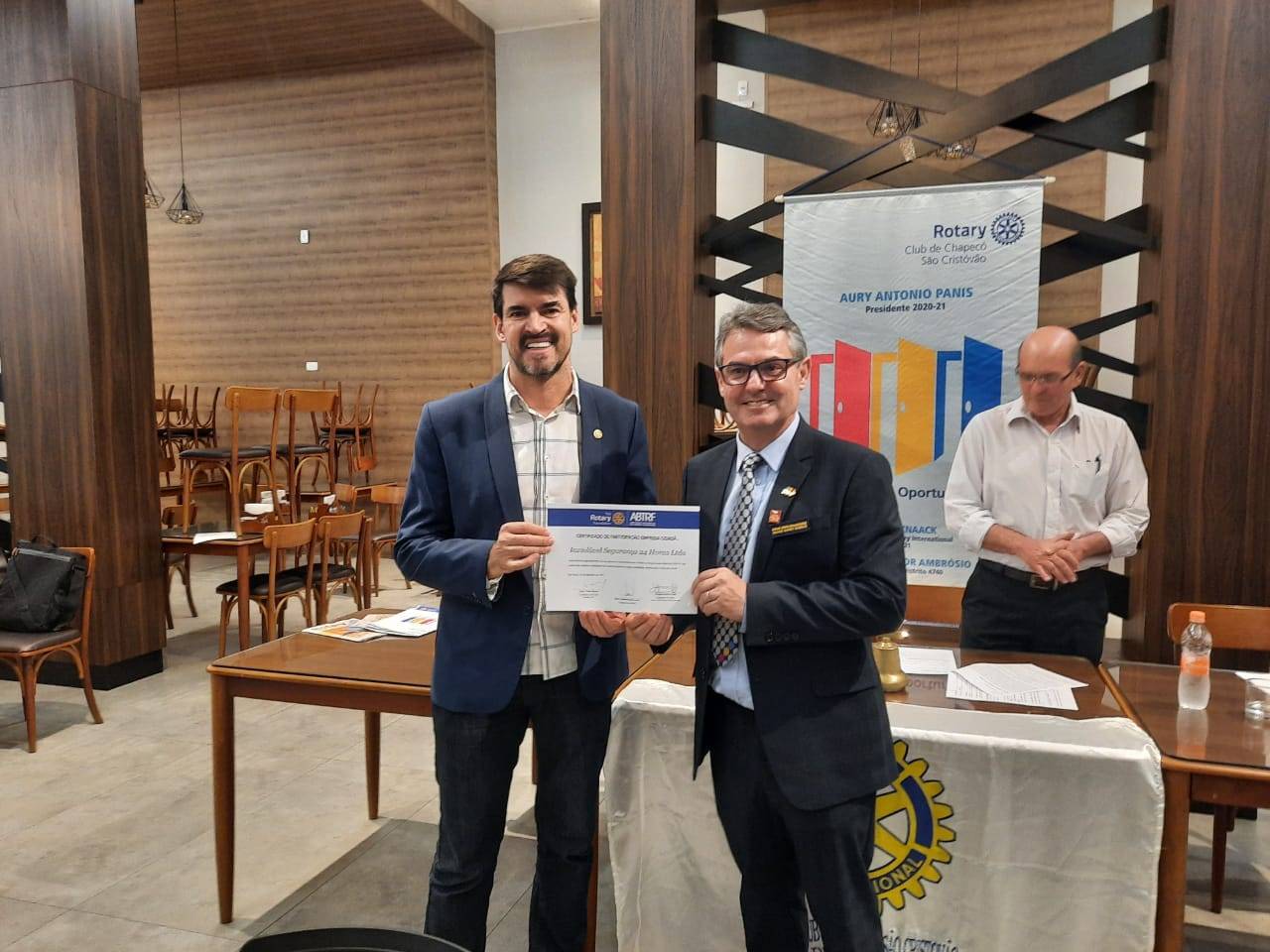 Entrega de Título Paul Harris categoria Safira