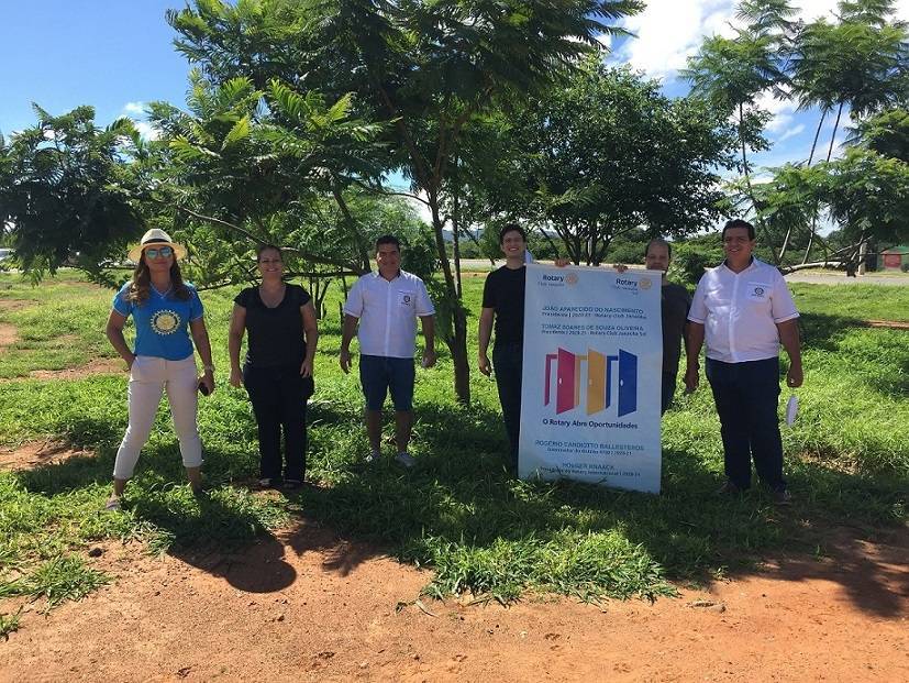 Campanha de plantio de árvores do Rotary Club Janaúba Sul