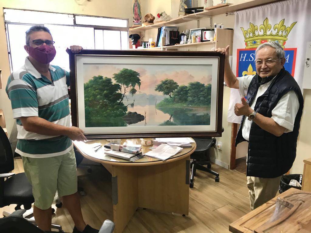 Lote arrematado por Hiroshi Shimuta e entregue por Emidio Giacomelli (Foto: arquivo pessoal) 