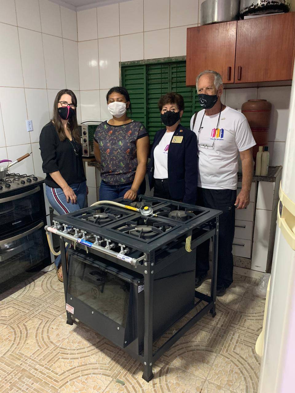 Satélite Brasília-Leste Novos Horizontes doa bens do subsídio distrital a creche na cidade Estrutural - DF.