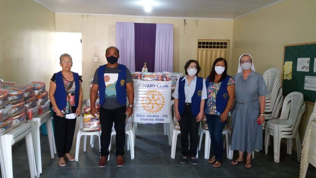 Entrega de Cestas Básicas na Comunidade São José