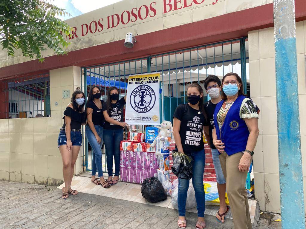  Interact em Ação - Entrega de fraldas geriátricas no Lar dos Idosos de Belo Jardim