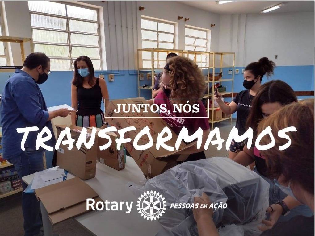 Entrega dos equipamentos no CAPS-ad por Rotarianos e Rotaractianos 