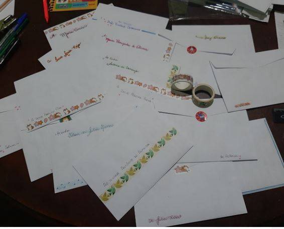 Em comemoração aos 116 anos do Rotary International e aos 13 anos de Rotary Club de Piedade-Cerejeiras, o clube realizou o Projeto Cartinhas, em parceria com o Rotaract Club Cerejeiras Granja Olga. O projeto consistiu na elaboração de cartas aos idosos do Asilo Lar São Vicente de Paulo e Asilo Casa da Esperança, ambos localizados na cidade de Piedade-SP. As cartinhas foram escritas com amor e carinho por rotarianos e rotaractianos, com o intuito de levar esperança e alegria aos idosos. As cartas foram entregues à funcionários dos asilos, a fim de evitar contato com os idosos, tendo em vista a pandemia do Covid-19.