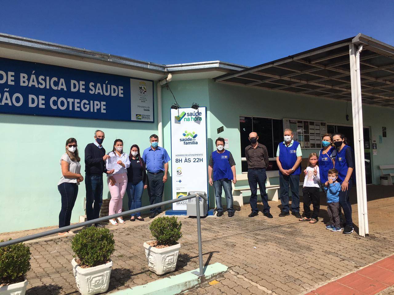 Entrega da máquina concentradora de oxigênio para a UBS de Barão de Cotegipe pelo Rotary Club Satélite e CDL.