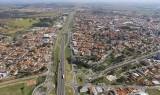Vista aérea da entrada da  cidade