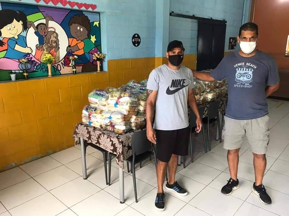 NA SEMANA SANTA A PÁSCOA  PARA AS FAMÍLIAS ASSISTIDAS PELA PASTORAL DO MENOR EM SOROCABA - FORAM CESTAS DOADAS PELO ROTARY CLUB DE SOROCABA-NORTE
