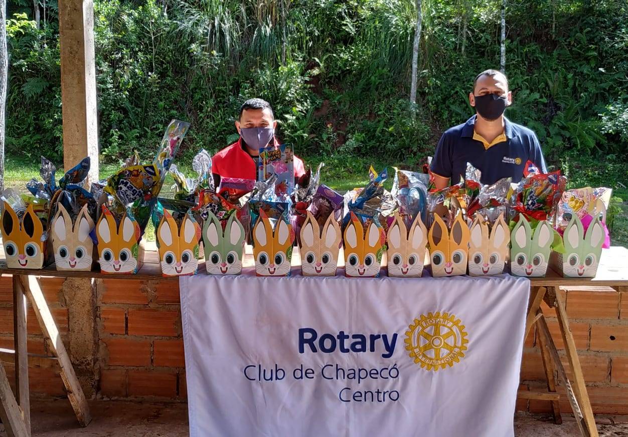 Rotary Club de Chapecó Centro promove ação de Páscoa em Aldeia Indígena em Chapecó