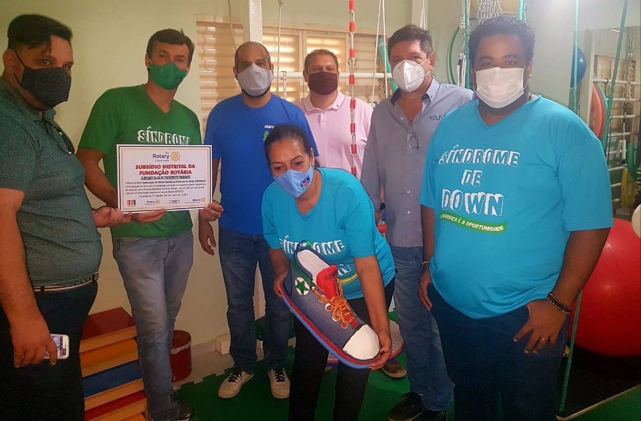 Projeto de R$ 15 mil foi entregue ontem, 08/05, presentes associados do Rotary e diretores da AOP Down