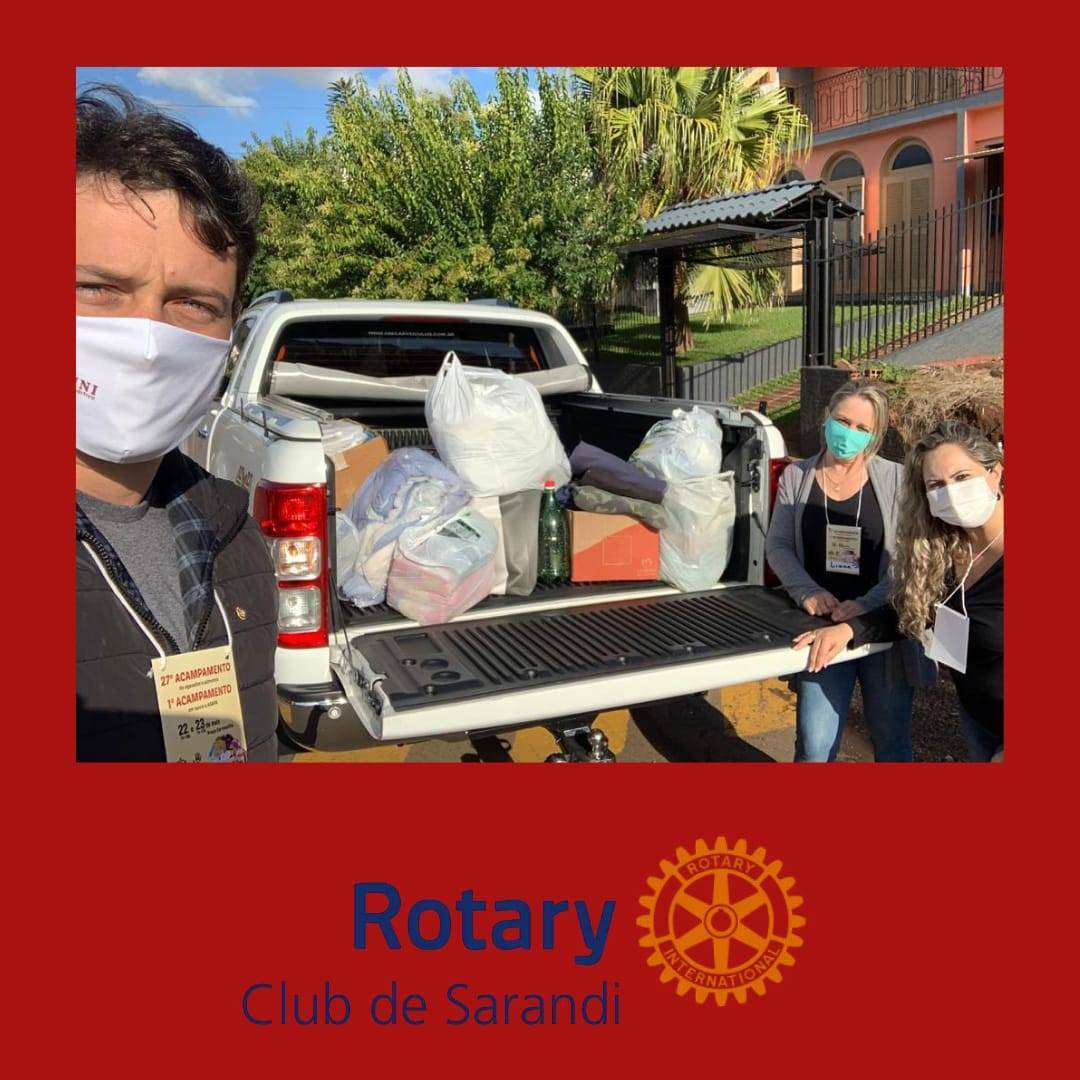Acampamento do agasalho e alimento com a participação do Rotary Club de Sarandi .