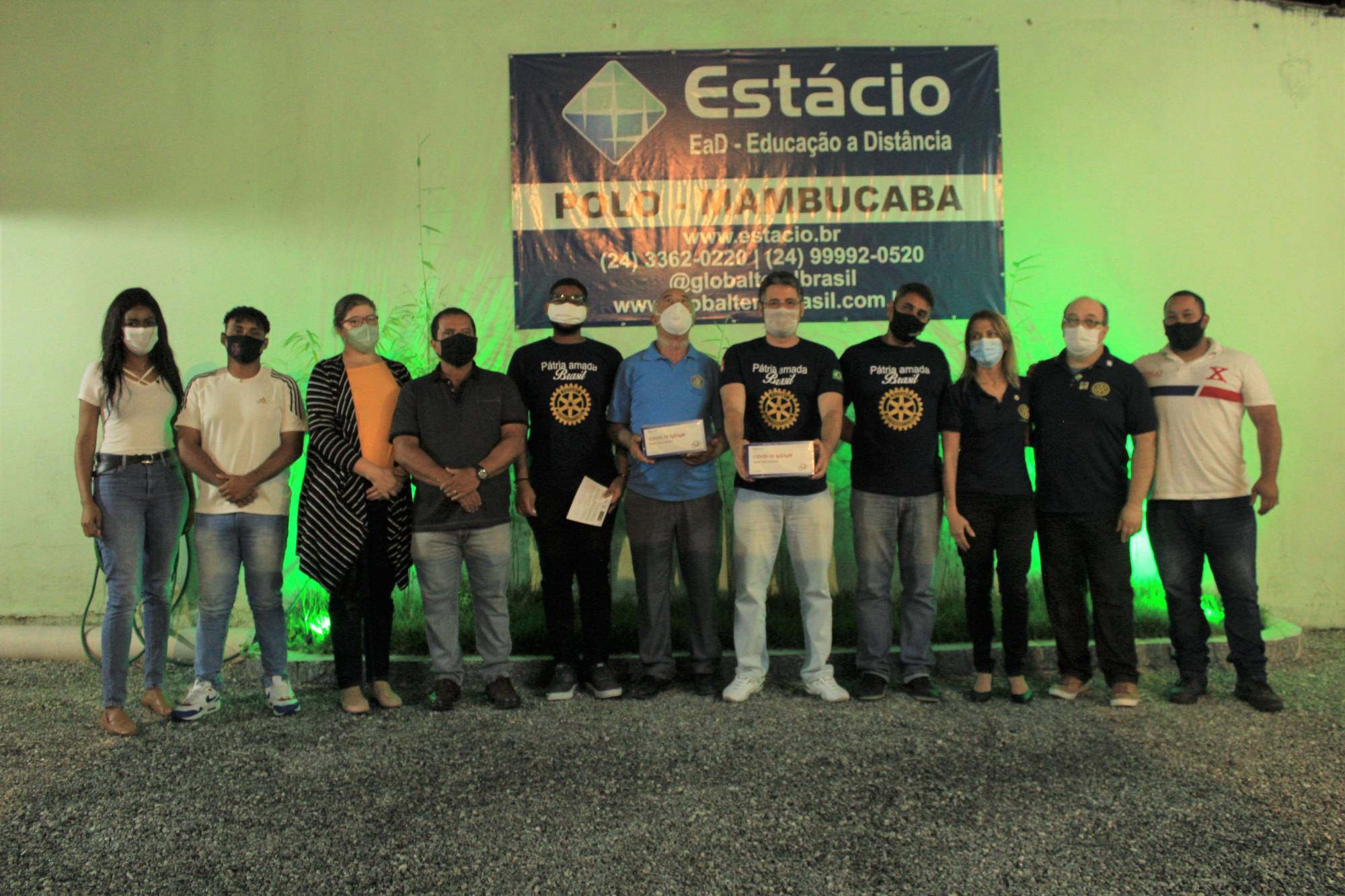 Integrantes do Rotary Club, Rotaract Club, Cruz Vermelha, empresa Fenix Cuidadores