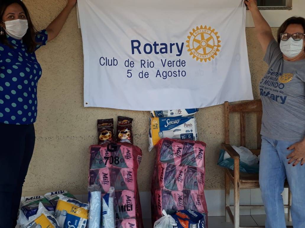 Rotary 5 de Agosto praticando a Corrente do Bem