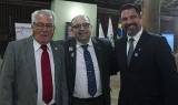Presidente 21-22 Co. Antonio M. Mesquita Vice-Presidente, Irineu Guimarães e mais um novo associado, Co. Alexandre Camilher, gerente da empresa Dr. Saúde, com grandes projetos para o distrito