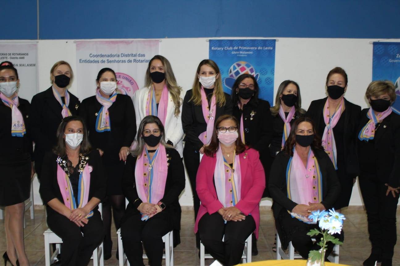 Foto Oficial - Regina Célia Ferreira de Paula e as companheiras da ASR de Primavera do Leste