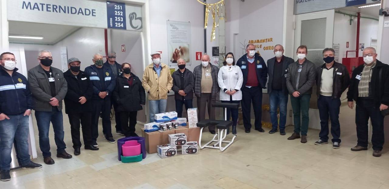 Entrega de Equipamentos para a Maternidade do HCB - Rotarianos e equipe do Hospital