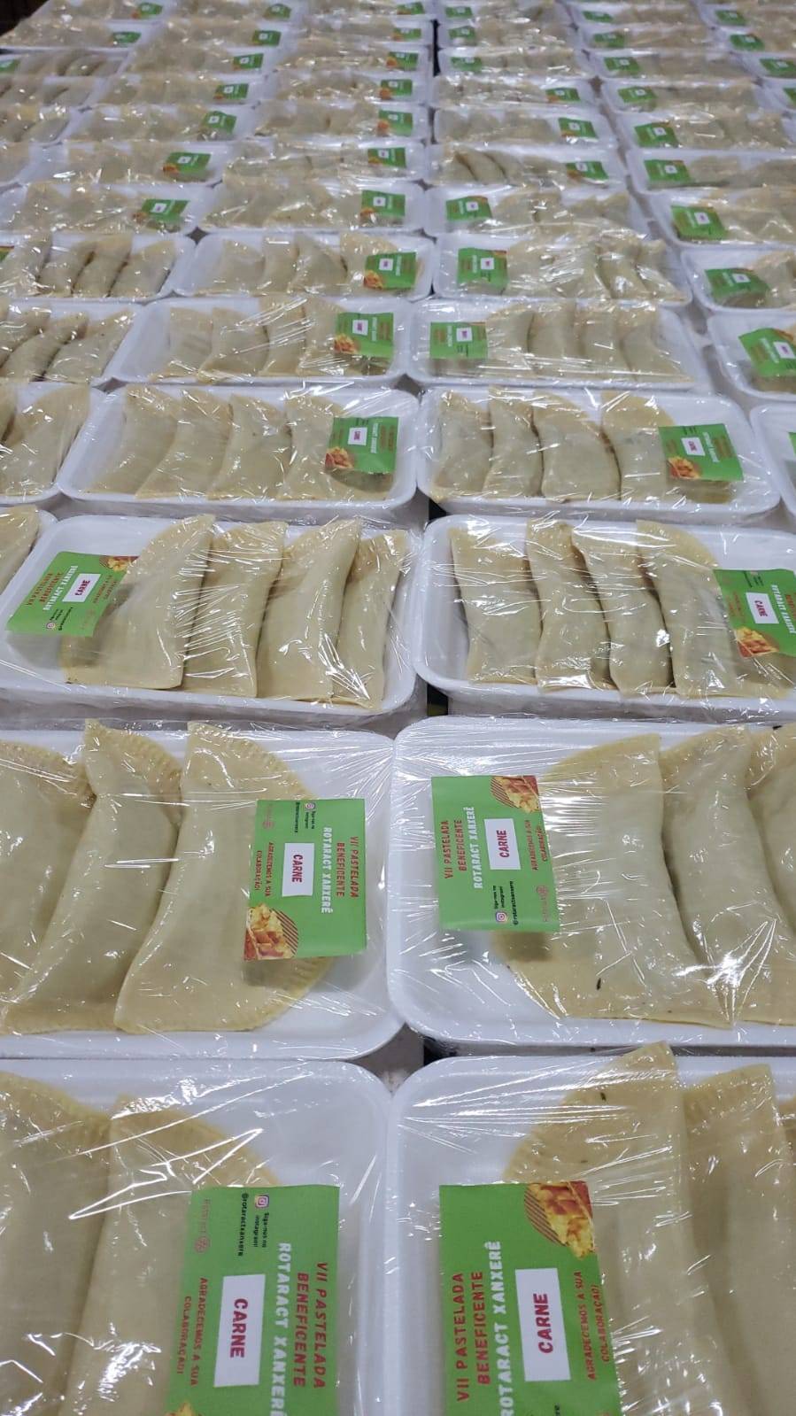 Bandejas dos pasteis prontas para serem entregues.