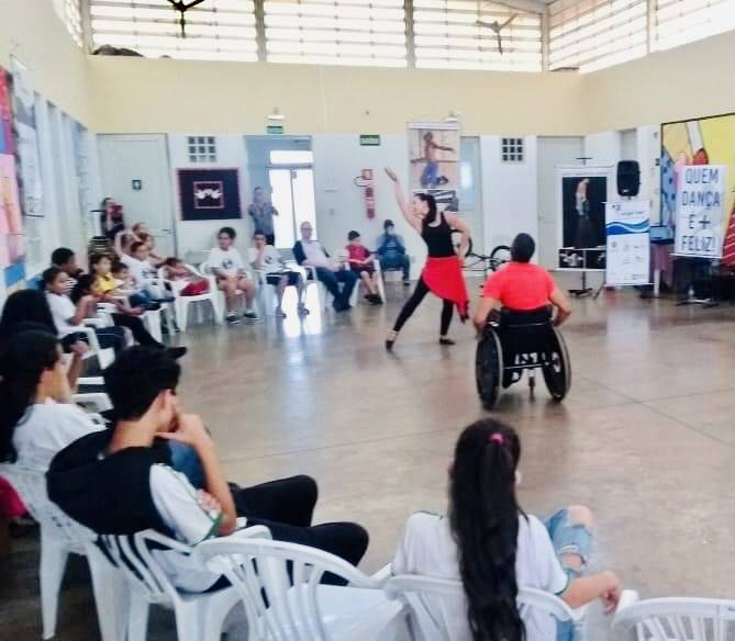 Em sede doada pelo Rotary Club de Uberaba, a Escola para Surdos Dulce de Oliveira passa a ofertar cursos em EAD  com subsídio do Distrito 4.770