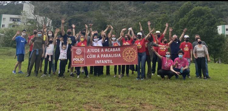 Grande mobilização da família rotária e comunidade, para o plantio de árvores nativas.