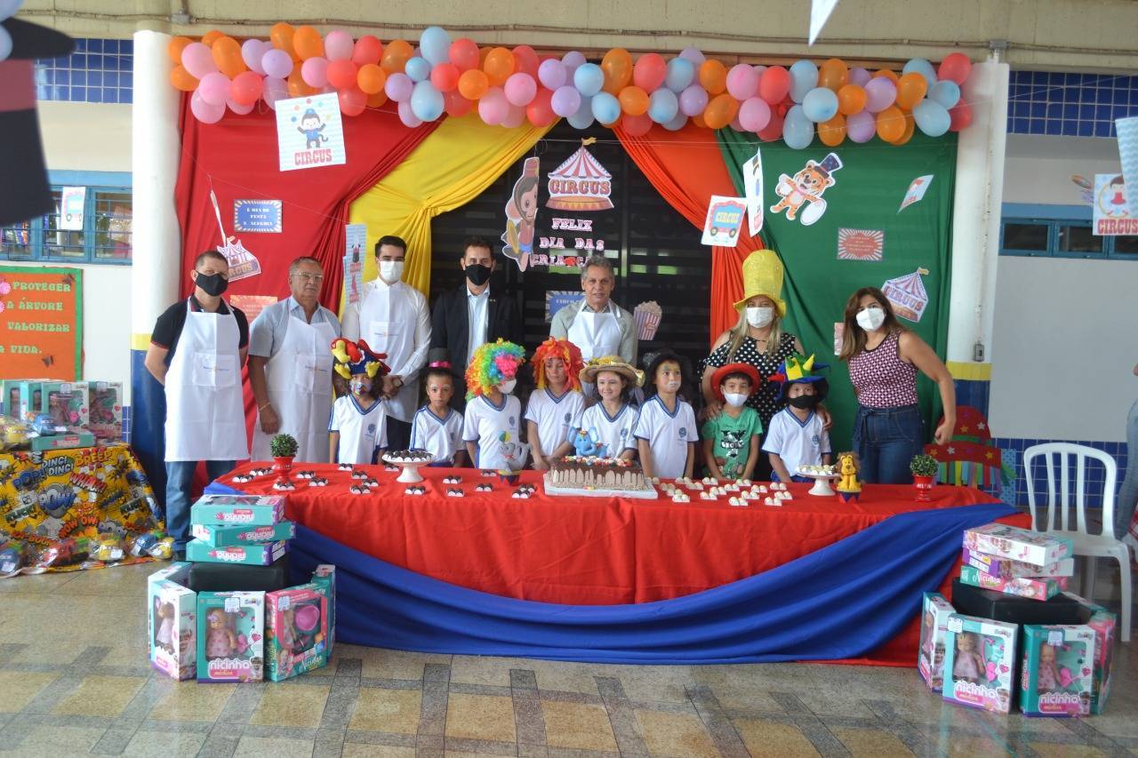 Rotary Clube Anápolis Oeste comemora o Dia das Crianças com crianças carentes.