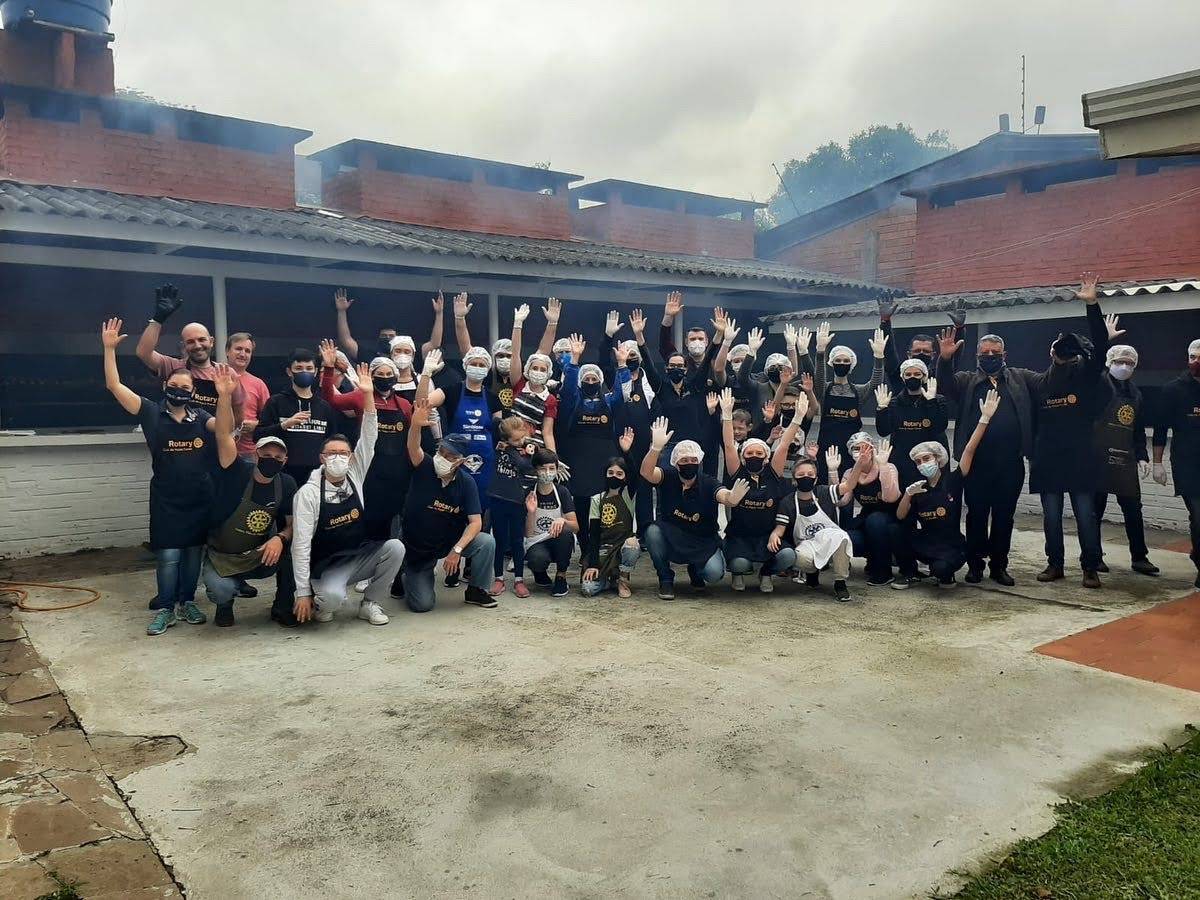 15 Galeto com Massa Beneficente do Rotary Club de Passo Fundo, companheirismo e acão !