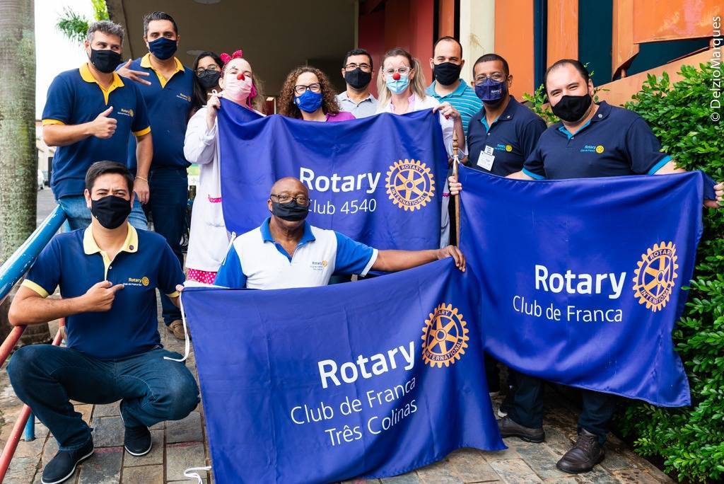 Companheiros e Mulheres da Casa da Amizade