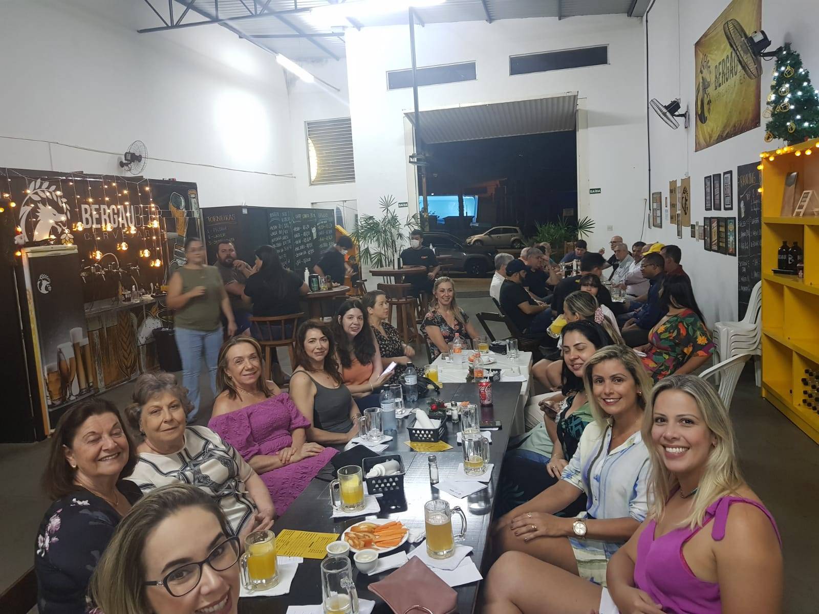 Conjuges e companheiros na festiva final ano 2021 RC Assis-Norte