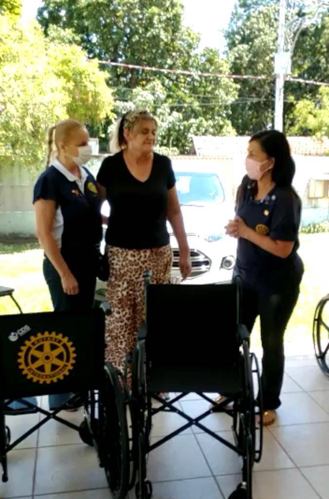 Doação de 2 cadeiras de rodas do nosso Banco de Cadeira de Rodas  para Clinica Vida Plena para idosos