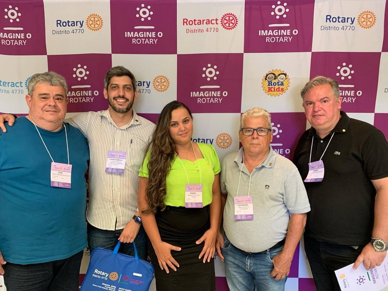 Da esquerda para a direita: Eder Fernandes da Silva, Lucas Stamillo Croscati Cassemiro, Débora Garcia, Arnando Batista Castanheira e Josney Freitas Silva.