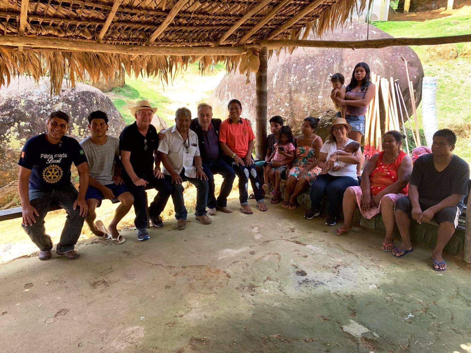 Governador Distrital 22-23, Co. Fávaro; Presidente RC Angra dos Reis 22-23 Josemar de Araújo, e demais presentes ao plantio de árvores na comunidade indígena de Rio Pequeno