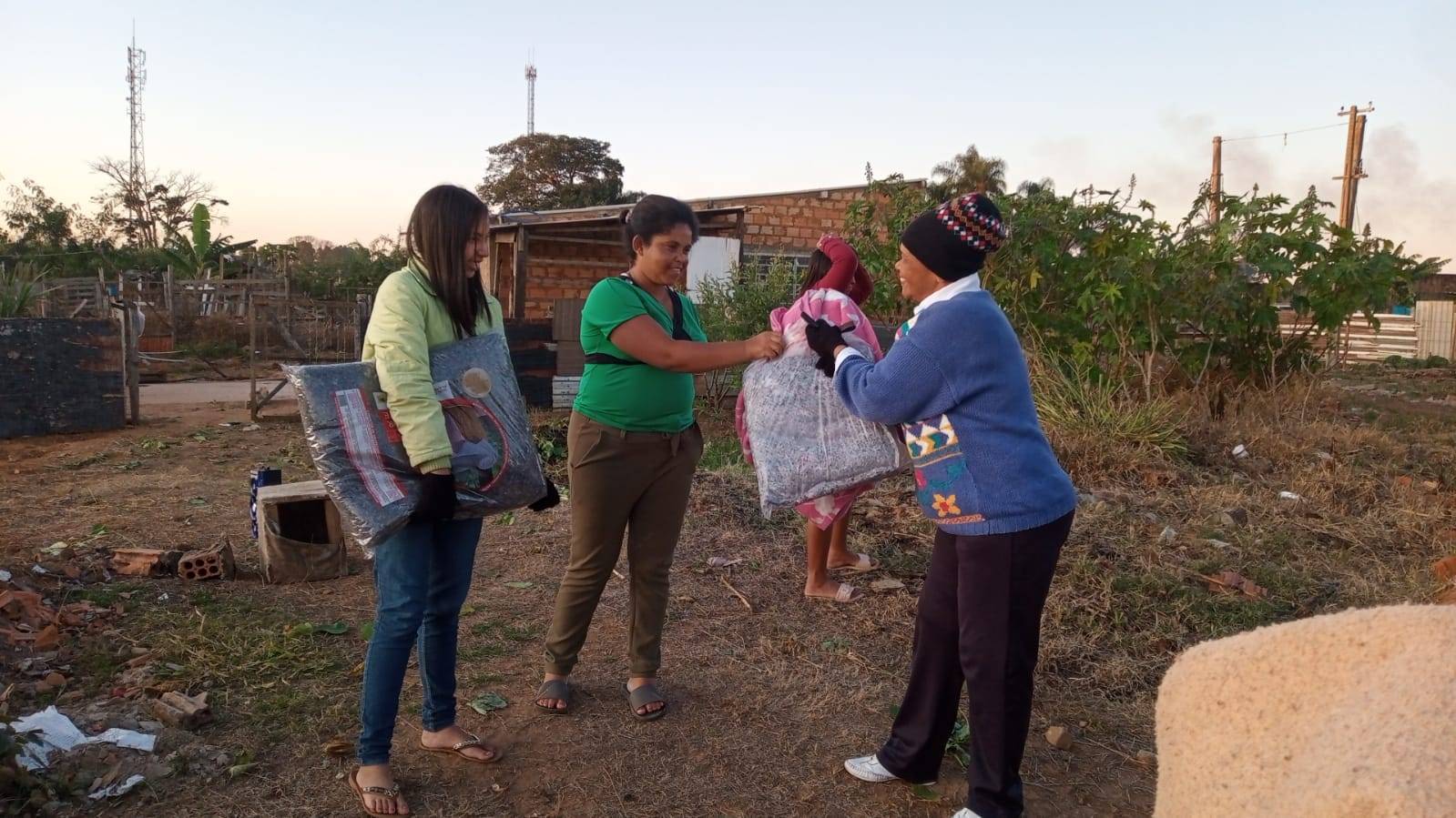 Campanha Me aqueça neste inverno  - arrecadação de cobertores 