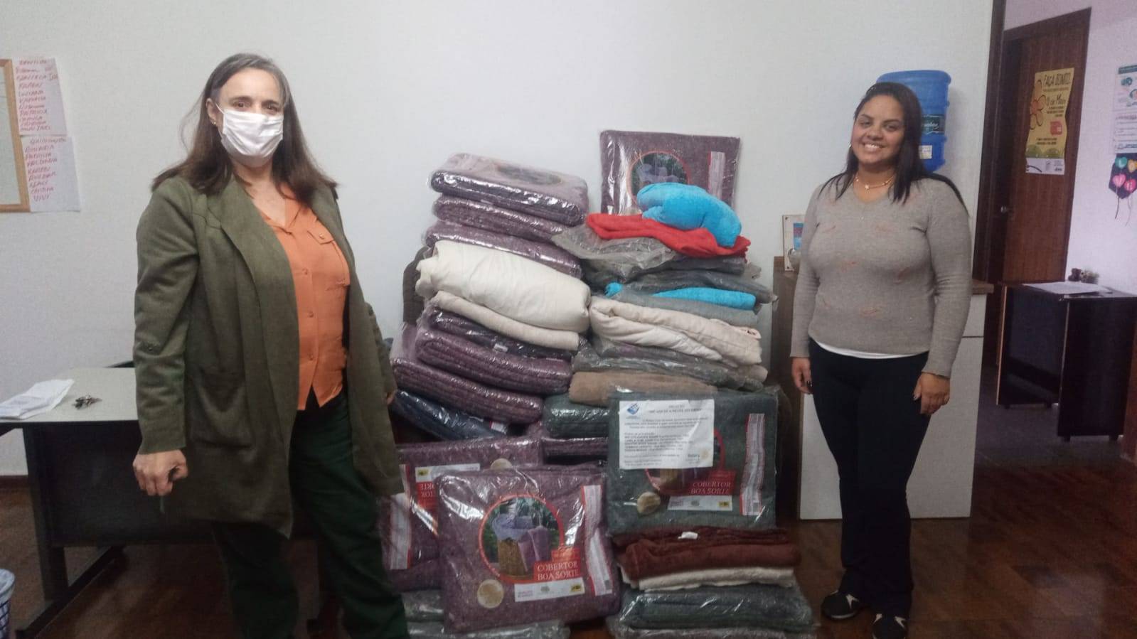 Campanha Me aqueça neste inverno  - arrecadação de cobertores 