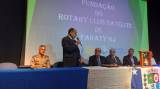 Direg Paraguassu Tabajara, discursa dizendo que Paraty tem muito a ganhar com um Rotary Club na cidade.