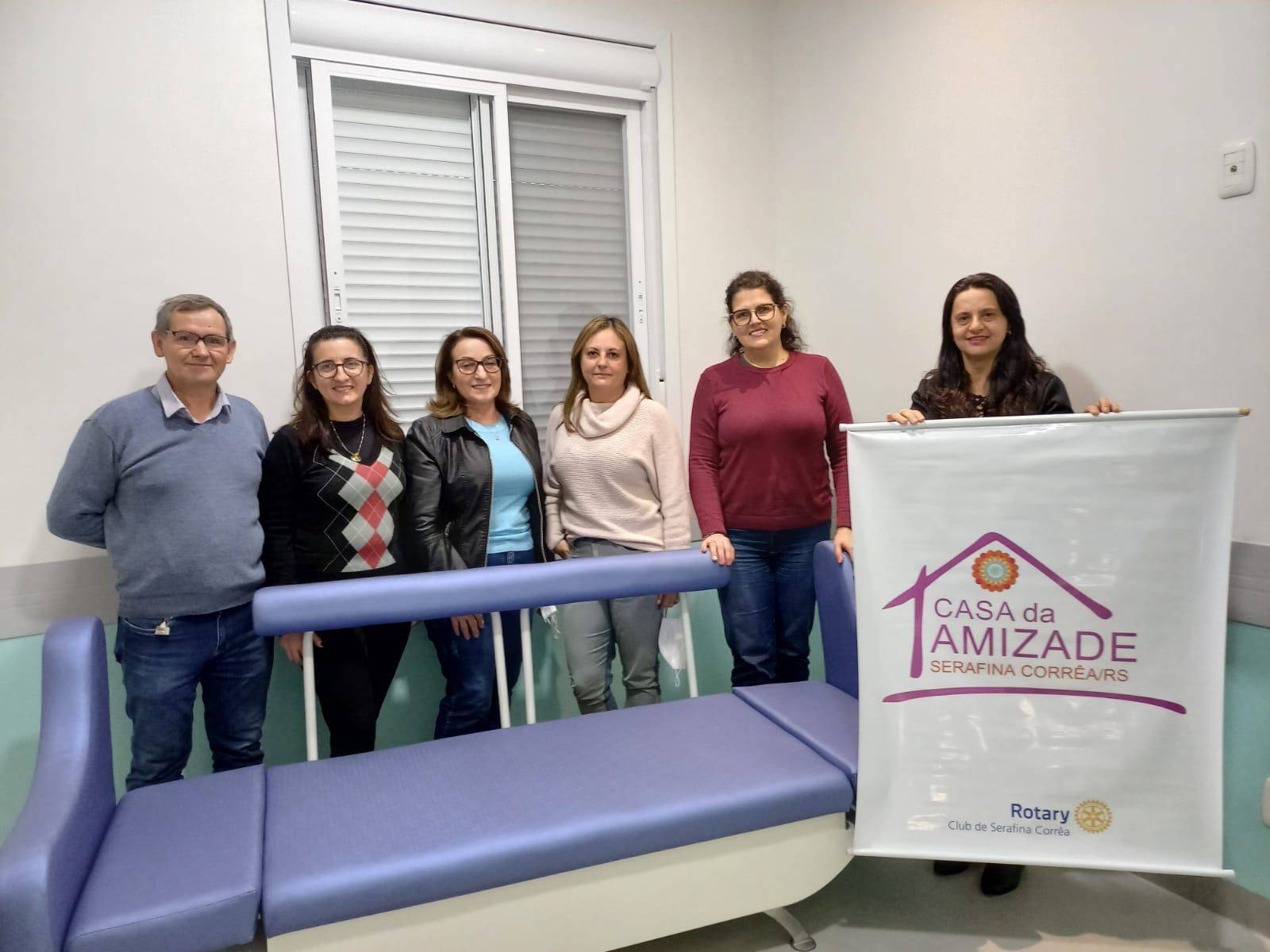 Entrega oficial dos sofás-camas