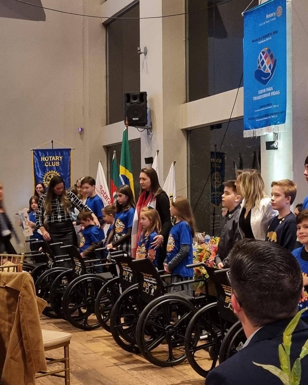 Rotary Kids de Passo Fundo entrega 7 cadeiras de rodas  com o Projeto TAMPINHA SOLIDÁRIA