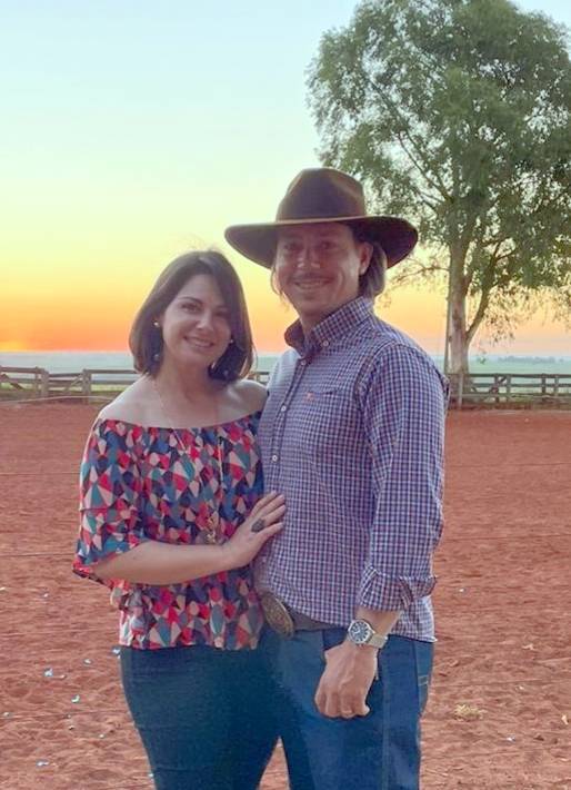 Ligia Lilian Perri Ganacin com o esposo, no Sítio Monte Sião, Agro Cidadão parceiro do Rotary