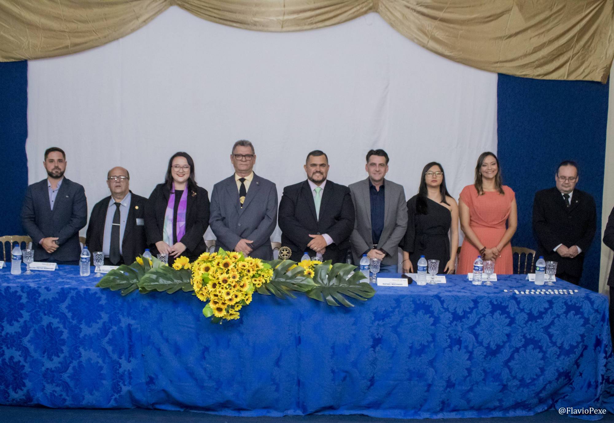 Os desafios a que estamos nos submetendo é o nosso combustível e será a nossa recompensa. Vamos colocar na prática o "Dar de si antes de pensar em si".