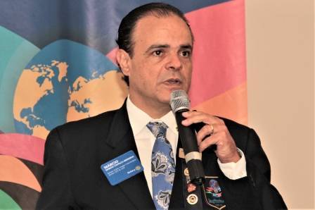 O coordenador distrital da comissão sobre o Desenvolvimento do Rotary, Márcio Cavalca Medeiros