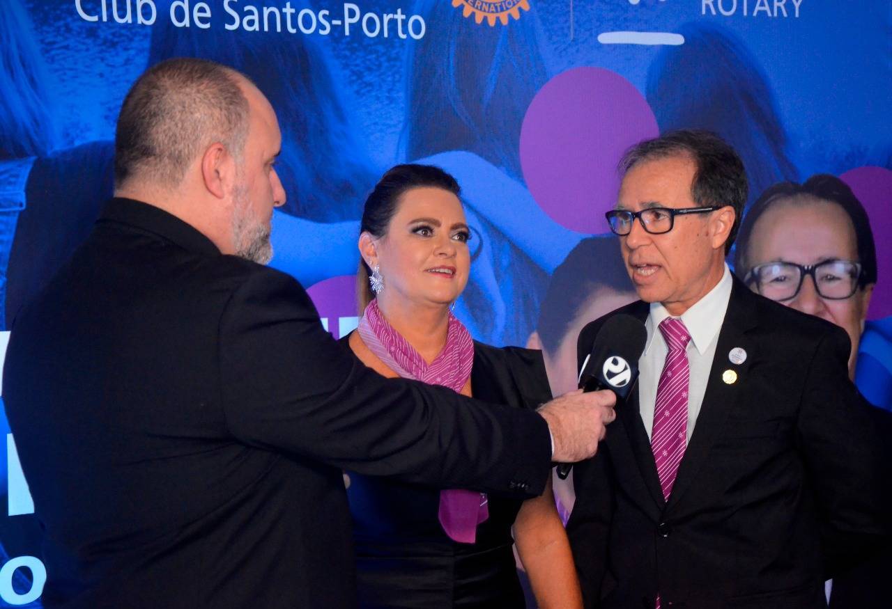 Maria Claudia e Marco formam o Casal Presidente 2022-2023 do Rotary Club de Santos-Porto