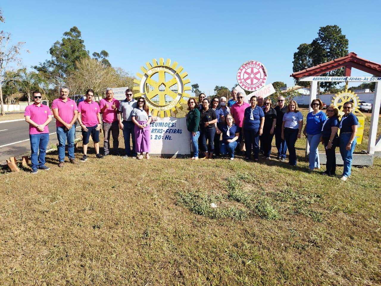 O Governador Paulo Simões e a Coordenadora da Casas da Amizade Cátia Simões começam as visitas oficiais.