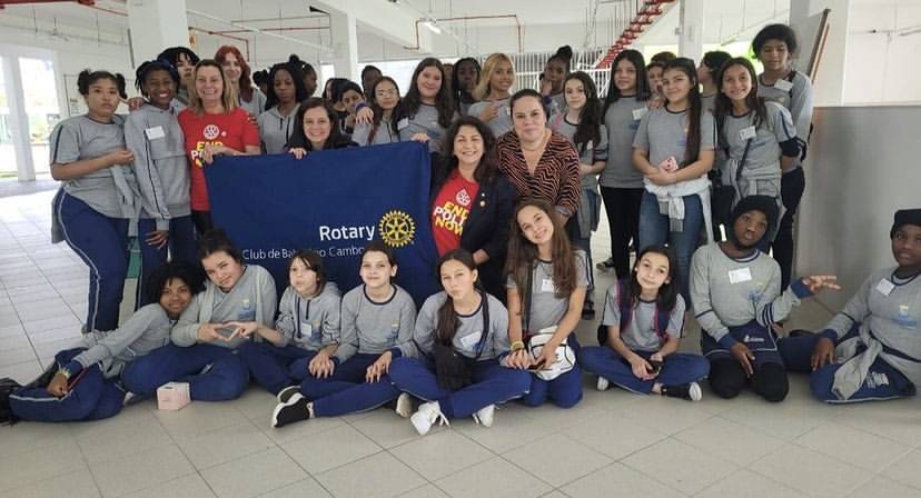 Alunas do Projeto Meninas Cientistas visitam o IFSC-Campus Itajaí