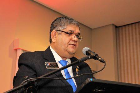 Ricardo de Maio Bermejo, coordenador distrital da The Rotary Foundation, explica a distribuição do subsídio distrital