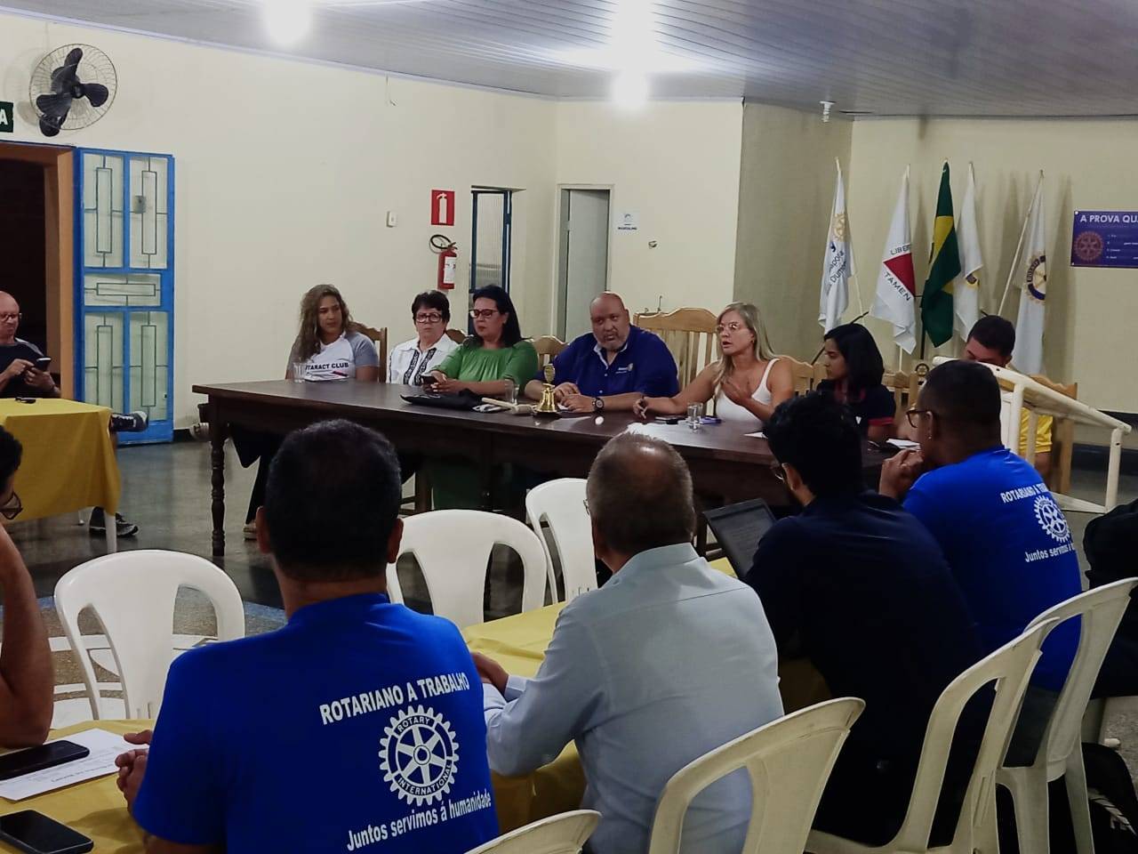 Participantes da Reunião assistem a palestra da Enfermeira Sabrina Gitirana 