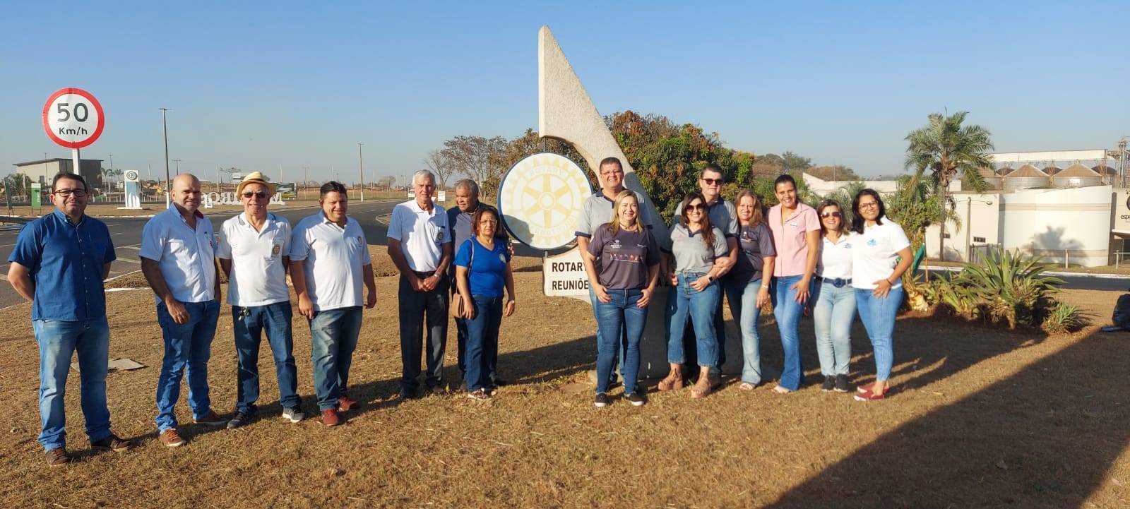 Rotary Club de Mineiros recebe o Governador Paulo Simões e Coordenadora das Casas da Amizade Cátia Simões