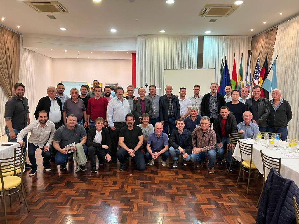 Companheiros e amigos convidados