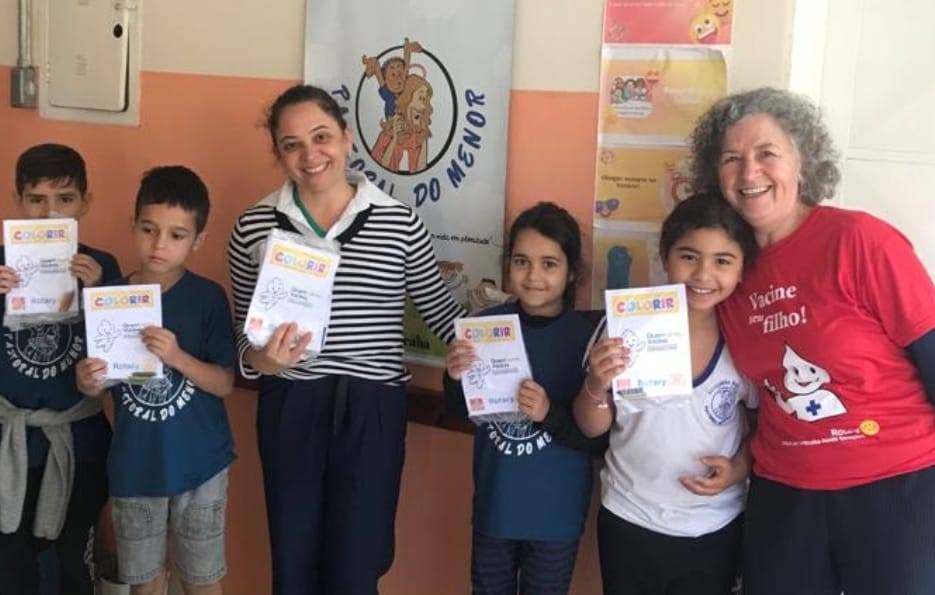 Na Pastoral do Menor divulgando a importância da vacinação para o combate à polio