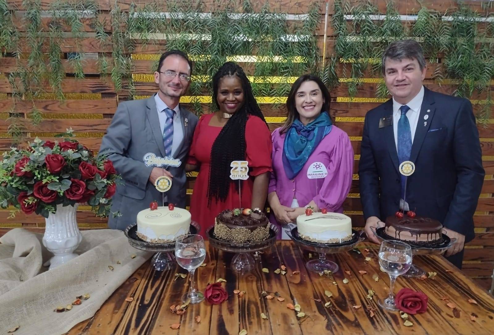 Rotary Club de Morrinhos Cidade dos Pomares recebe a visita do Governador Paulo Simões