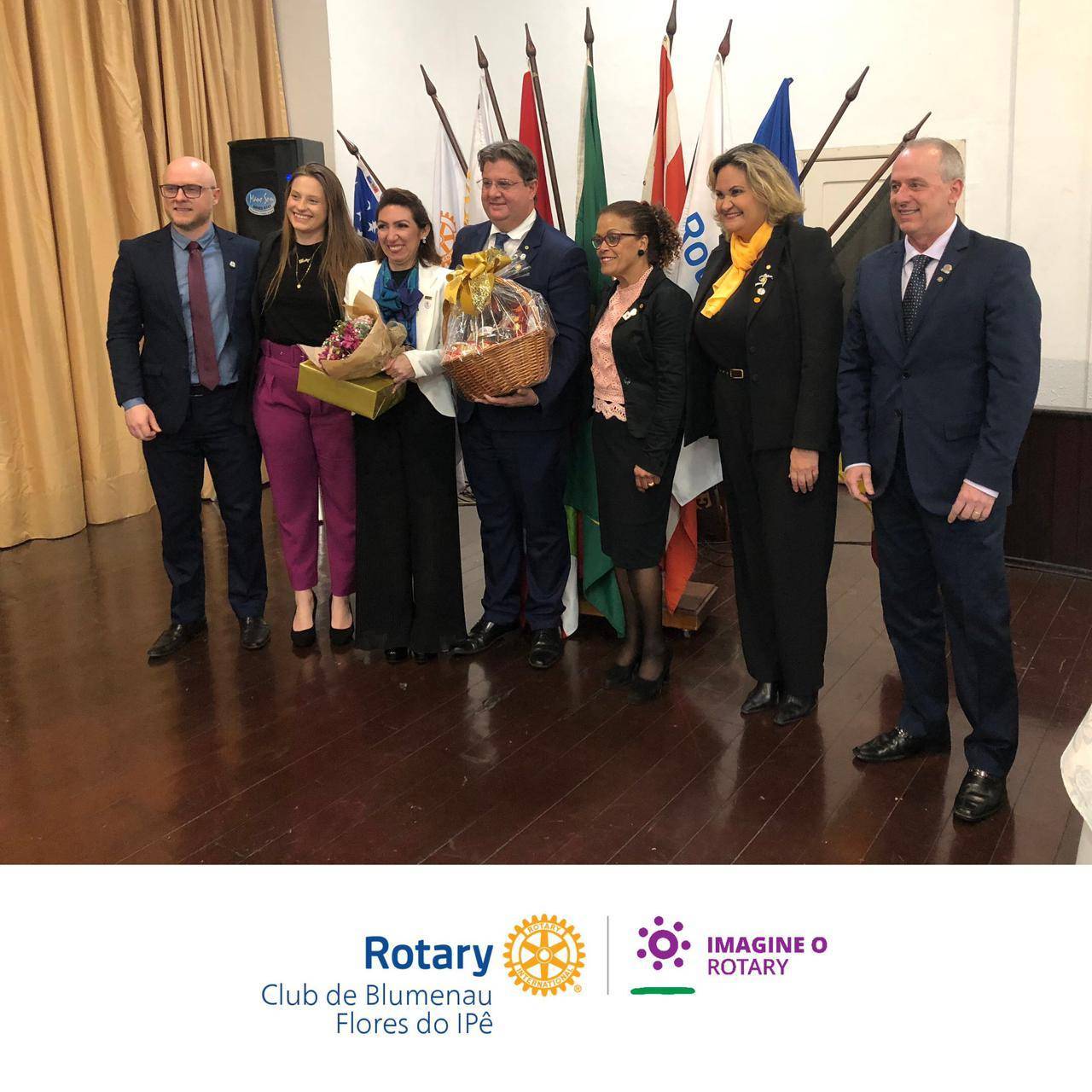 VISITA DO GOVERNADOR DISTRITAL COM JANTAR FESTIVO INTERCLUBES