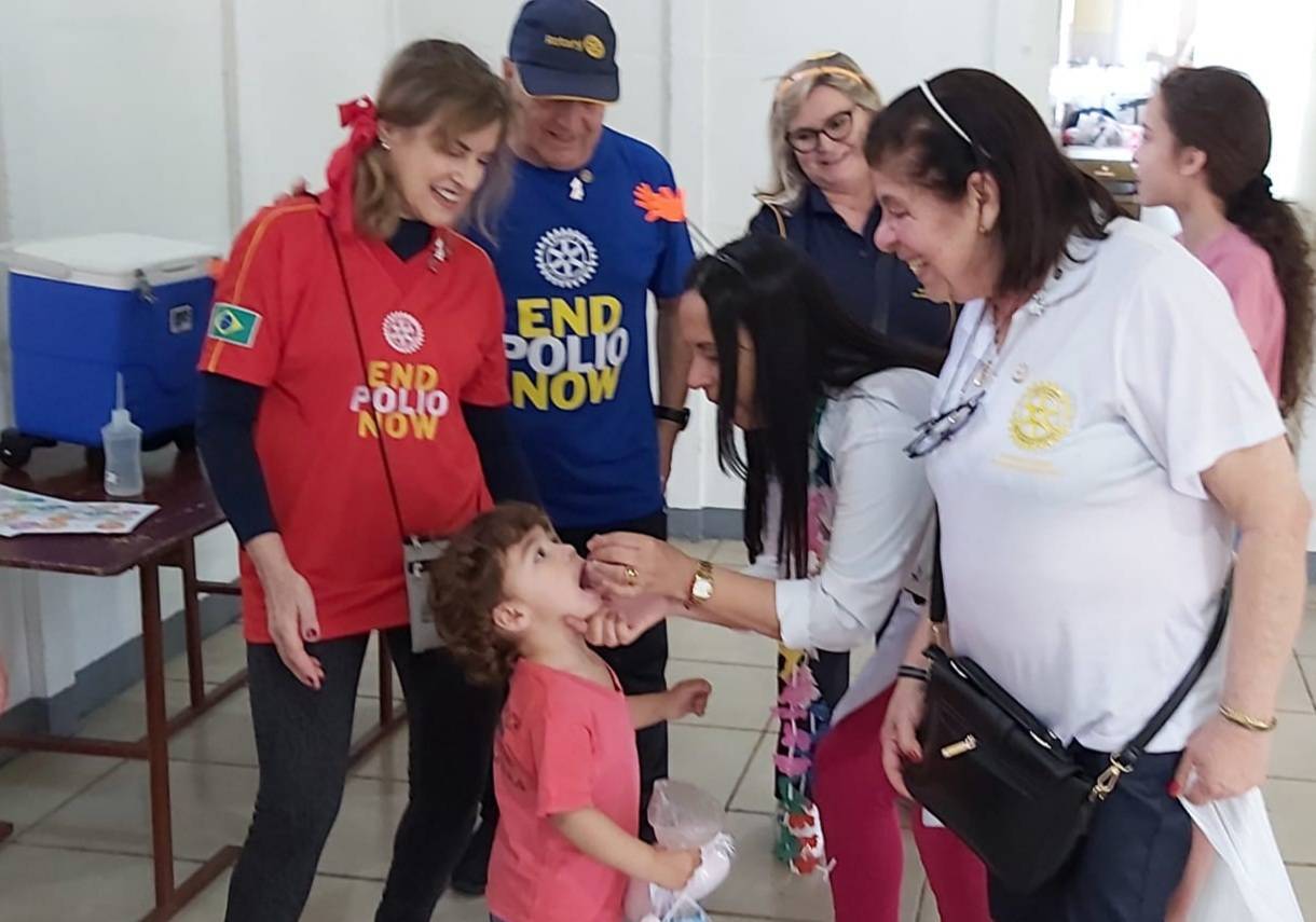 VACINAÇÃO DA POLIOMIELITE E DIA DA CRIANÇA  Comunitária Tancredo Neves