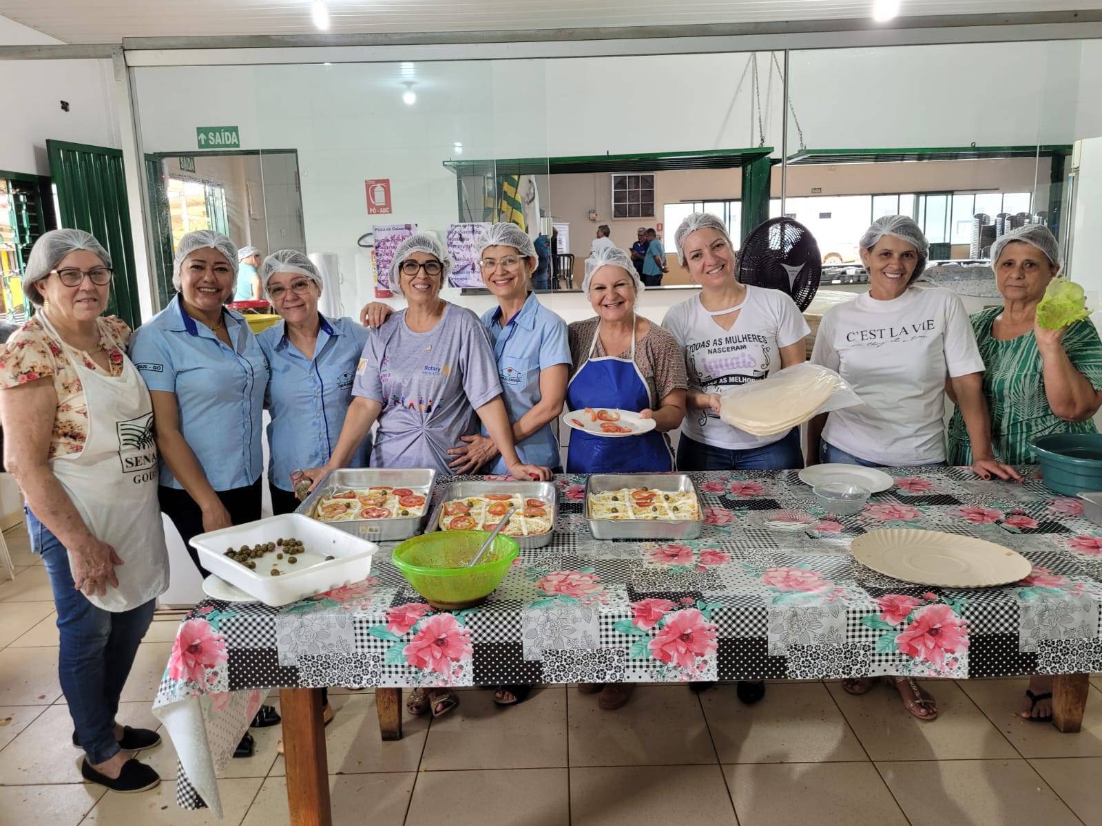 Damas faz 300 pizzas para arrecadação de fundos 