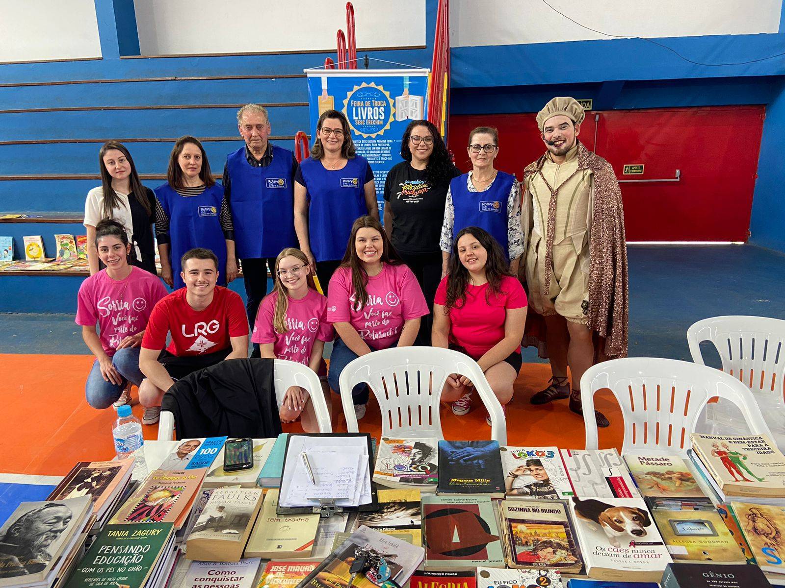 Doação de Livros e Descarte de Brinquedos Quebrados.
